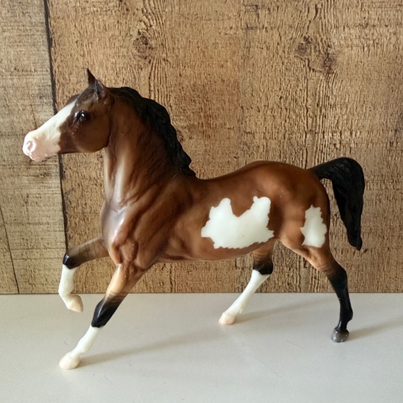 Breyer Wild Mustangs Aguila Dun Pinto Stallion & Muraco Colt Set - Picture 2 of 5